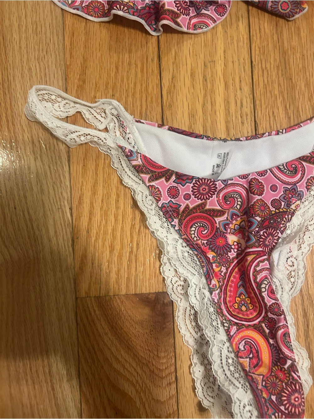 Pink bikini - Picture 2 of 3